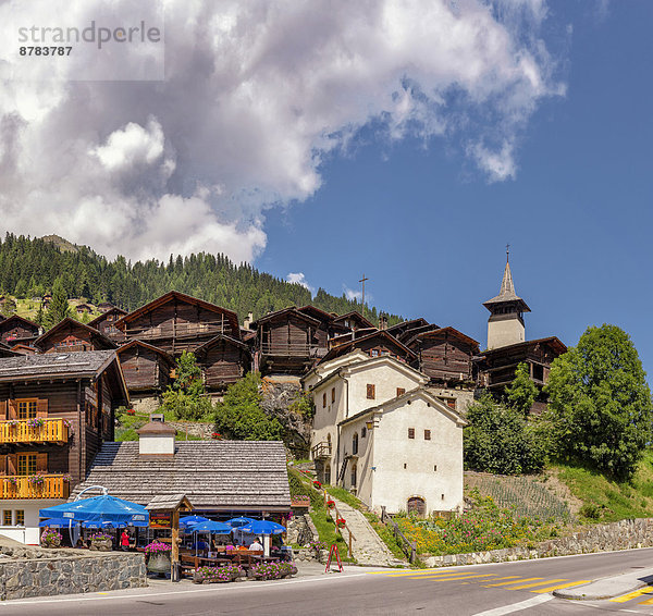 Europa Berg Tradition Sommer Hügel Stadt Dorf Chalet Blockhaus antik Schweiz Holzhäuser