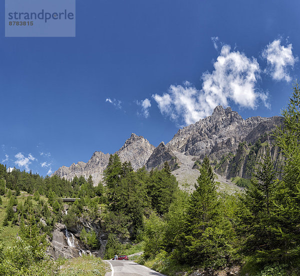 Wasser  Europa  Berg  Mensch  Menschen  Sommer  Baum  Landschaft  Hügel  Wasserfall  Schweiz