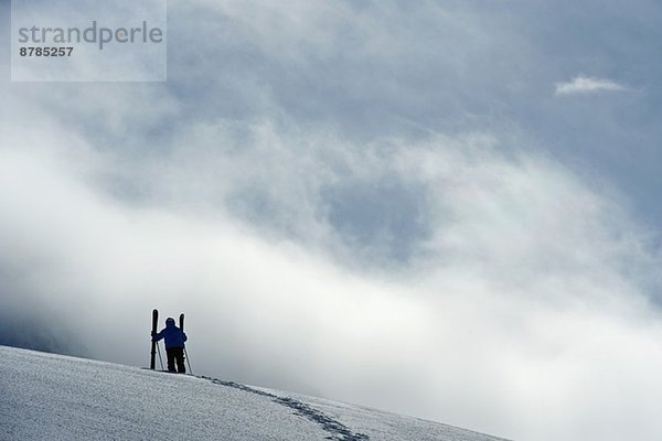 Mittlerer Erwachsener Skifahrer auf der Piste  Obergurgl  Österreich