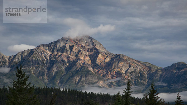 Nationalpark  Landschaftlich schön  landschaftlich reizvoll  Berg  Landschaft  Nordamerika  Rocky Mountains  Jasper Nationalpark  Alberta  Kanada