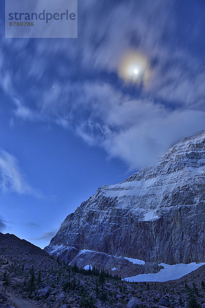 Nationalpark  Berg  Landschaft  niemand  Morgendämmerung  Landschaftlich schön  landschaftlich reizvoll  Eis  Berggipfel  Gipfel  Spitze  Spitzen  Nordamerika  Mond  UNESCO-Welterbe  Rocky Mountains  Jasper Nationalpark  Alberta  Kanada