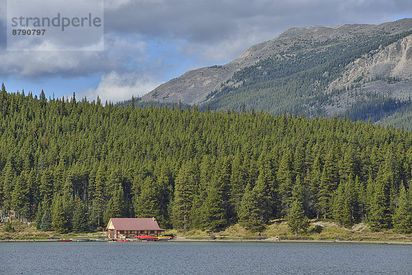 Landschaftlich schön  landschaftlich reizvoll  See  Nordamerika  UNESCO-Welterbe  Rocky Mountains  Maligne Lake  Alberta  Kanada
