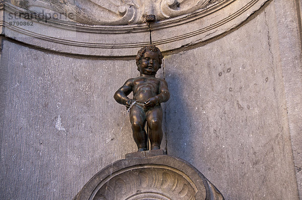 Europa  Skulptur  Junge - Person  Brüssel  Hautpstadt  Figur  Sehenswürdigkeit  Ziehbrunnen  Brunnen  Belgien  Manneken Pis
