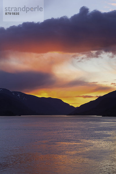 Vereinigte Staaten von Amerika  USA  Wasser  Amerika  Sonnenuntergang  Spiegelung  Fluss  Washington State  Columbia River  Columbia River Gorge  Oregon
