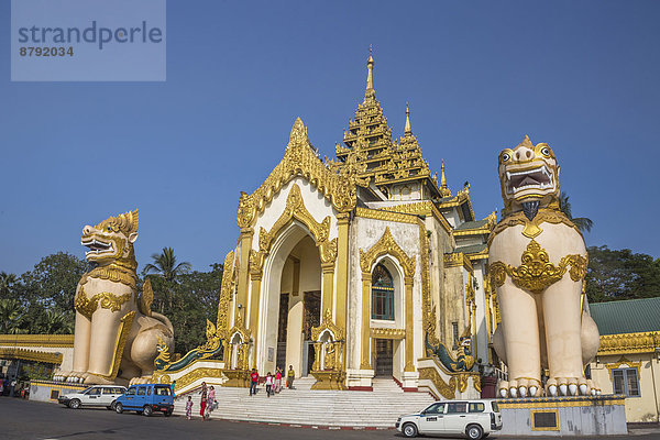Löwe Panthera leo Eingang Reise Architektur bunt groß großes großer große großen Tourismus Myanmar Asien Pagode