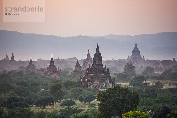 Skyline  Skylines  Reise  Großstadt  Architektur  Geschichte  Wahrzeichen  Tourismus  Myanmar  Tempel  Asien