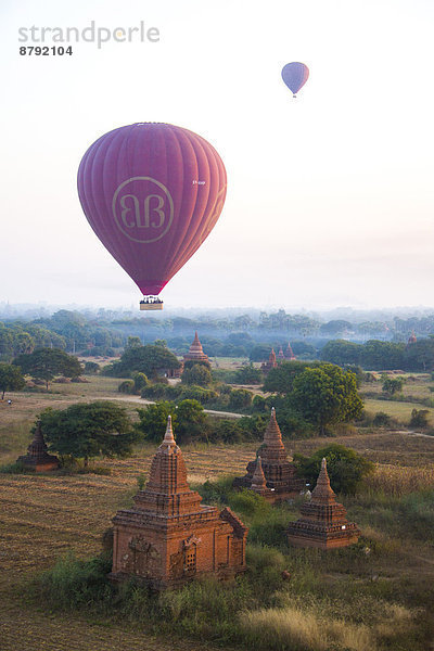 Skyline  Skylines  Luftballon  Ballon  Reise  Architektur  Geschichte  Wahrzeichen  Tourismus  Myanmar  Tempel  Asien