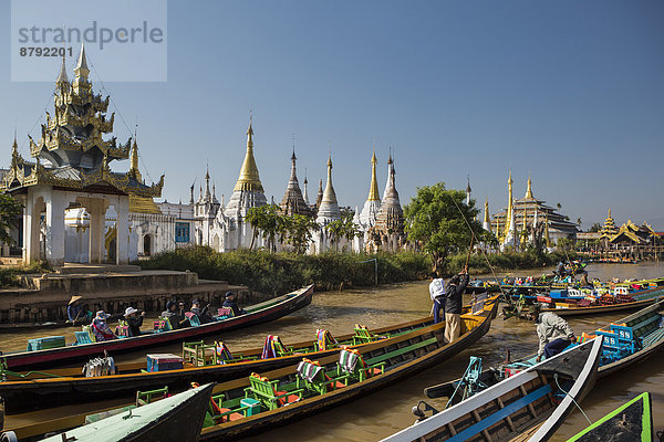 Skyline  Skylines  Transport  Reise  Großstadt  Tourist  See  Boot  bunt  Tourismus  Iwama  Myanmar  Asien