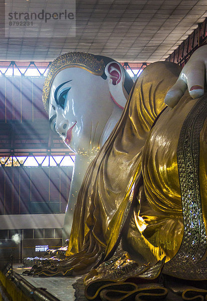 liegend liegen liegt liegendes liegender liegende daliegen Beauty 06 Perspektive bunt Religion groß großes großer große großen Tourismus Myanmar Asien Buddha Buddhismus zurücklehnen