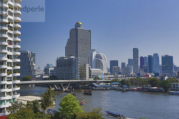 Bangkok  Hauptstadt  Skyline  Skylines  Reise  Großstadt  Boot  Fluss  Tourismus  Asien  Thailand