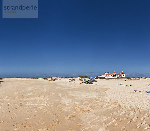 Europa  Mensch  Menschen  Strand  Sommer  Landschaft  Kanaren  Kanarische Inseln  Fuerteventura  Spanien