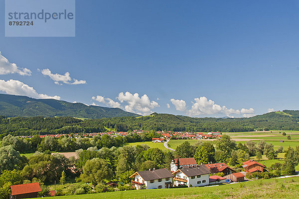 Landschaftlich schön  landschaftlich reizvoll  Europa  Dorf  Bayern  Deutschland  Oberbayern