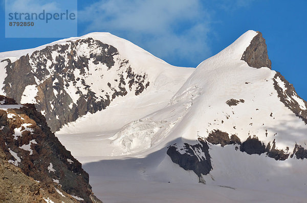 Europa  Berg  Berggipfel  Gipfel  Spitze  Spitzen  Abend  Sonnenuntergang  Geologie  Eis  Gletscher  Alpen  Geographie  Richtung  Saas Fee  Schnee  schweizerisch  Schweiz  Zermatt