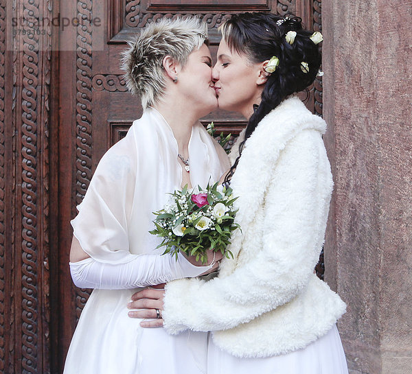Frau  Ehepaar  Hochzeit  Homosexuelle Frau  Frauen  Lesbisch  Lesbe  Lesben  2  bekommen