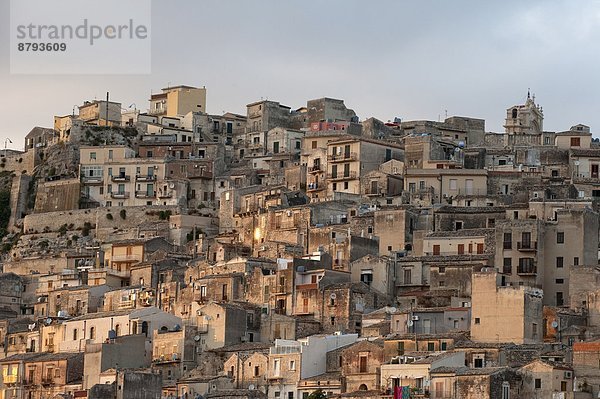 Stadtansicht Stadtansichten Stadt Abenddämmerung Italien alt Sizilien