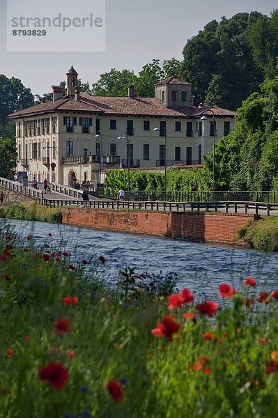 Italien  Lombardei  Cassinette di Lugagnano  Canale Scolmatore mit alten Villen