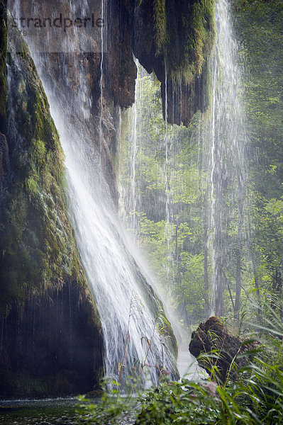 Wasserfall im Nationalpark Plitwitzer Seen  Lika-Senj  Kroatien