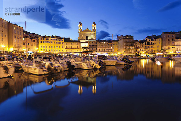 Altstadt und alter Hafen mit der Kirche Jean Baptiste  Bastia  Korsika  Frankreich