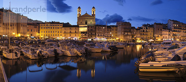 Altstadt und alter Hafen mit der Kirche Jean Baptiste  Bastia  Korsika  Frankreich