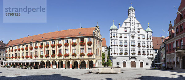 Rathaus mit Steuerhaus und Großzunft am Marktplatz von Memmingen  Unterallgäu  Schwaben  Bayern  Deutschland