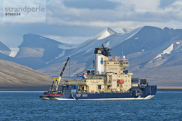 Oden  schwedisches Forschungsschiff und Eisbrecher  Isfjord  Longyearbyen  Insel Spitzbergen  Spitzbergen Inselgruppe  Svalbard und Jan Mayen  Norwegen