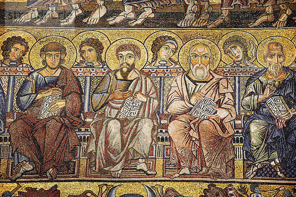 Darstellung der Apostel  mittelalterliche Mosaiken an der Decke des Baptisteriums  Kathedrale von Florenz  Florenz  Toskana  Italien