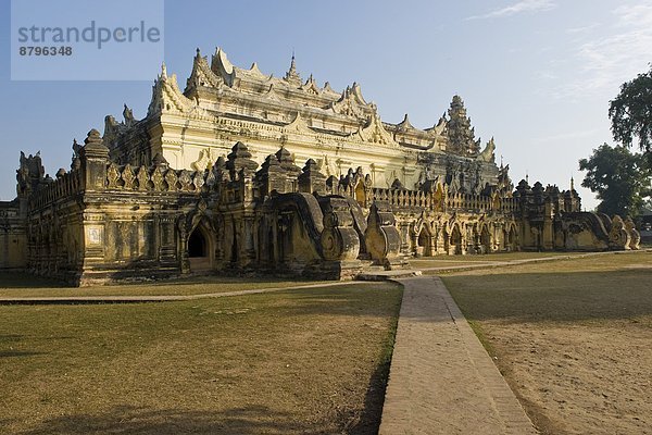 Lagerfeuer  Myanmar  Kloster