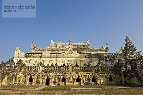Lagerfeuer  Myanmar  Kloster