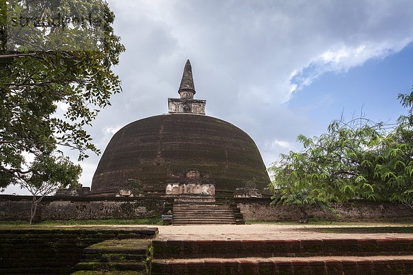 Ruine  fünfstöckig  Buddhismus  UNESCO-Welterbe  Asien  Polonnaruwa  Sri Lanka  Stupa