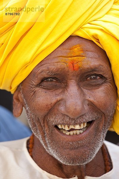 Mann  Großstadt  Indianer  Hinduismus  Varanasi