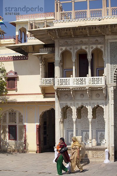 Gebäude  Tourist  Palast  Schloß  Schlösser  Fahne  Mond  Indien  Jaipur  Rajasthan  Residenz  Show