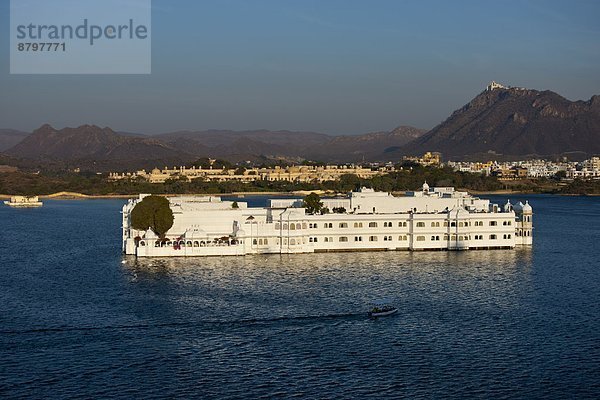 Morgen Tourist Hotel See Boot Palast Schloß Schlösser früh Insel Indien verlassen Rajasthan Udaipur