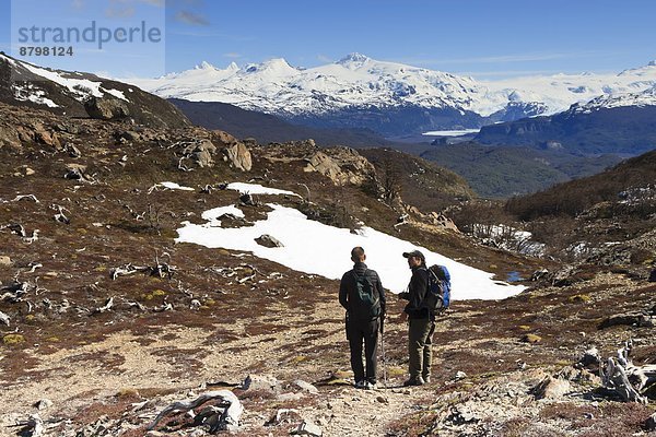 nehmen  gehen  wandern  Torres del Paine Nationalpark  Pause  Chile  Patagonien  Südamerika
