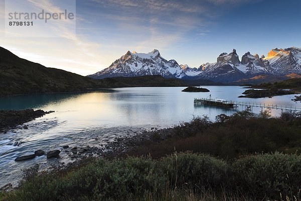 Sonnenuntergang  Torres del Paine Nationalpark  Chile  Patagonien  Südamerika