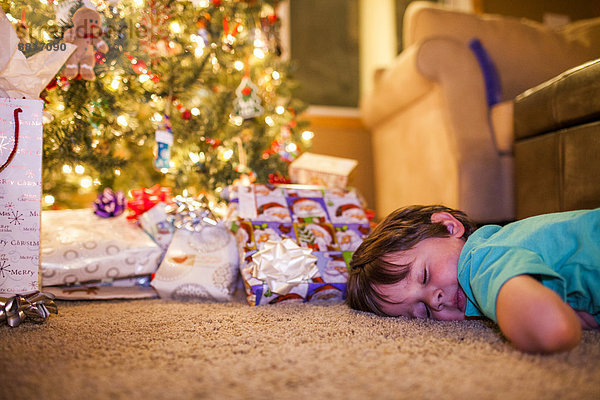 Europäer Junge - Person schlafen Weihnachtsgeschenk