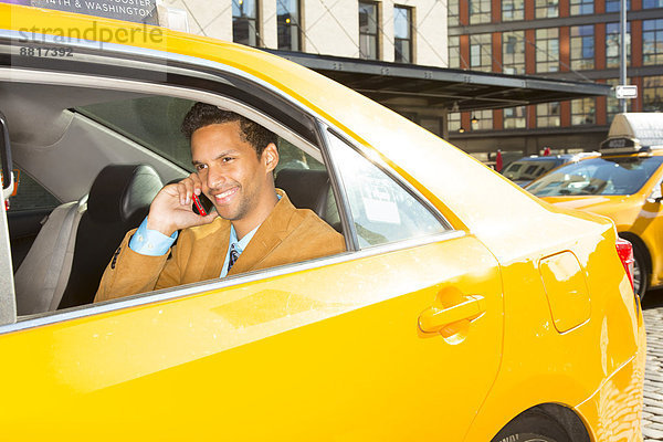 Geschäftsmann  Telefon  mischen  Taxi  Handy  Mixed