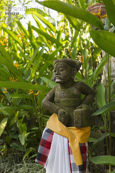 Verpackung  Statue  Stoff  Garten  Hinduismus  umwickelt