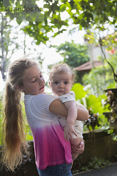Tropisch  Tropen  subtropisch  Europäer  tragen  Junge - Person  Garten  Mädchen  Baby