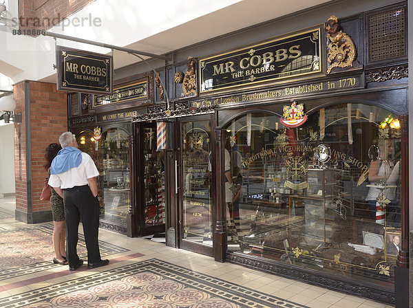 Historisches Friseurgeschäft in der Ladengalerie der Victoria and Alfred Waterfront  Kapstadt  Westkap  Südafrika