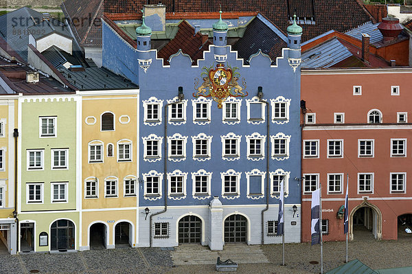 Gebäude Halle Großstadt Quadrat Quadrate quadratisch quadratisches quadratischer Bayern Burghausen Deutschland Oberbayern