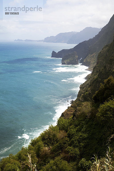 Steilküste bei Quinta do Furao  Nordküste  Insel Madeira  Portugal