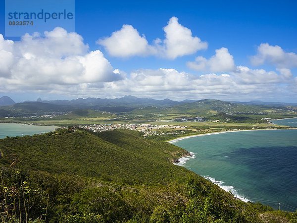 Karibik  Kleine Antillen  St. Lucia  Blick über das Naturschutzgebiet Savannes Bay bei Vieux Fort