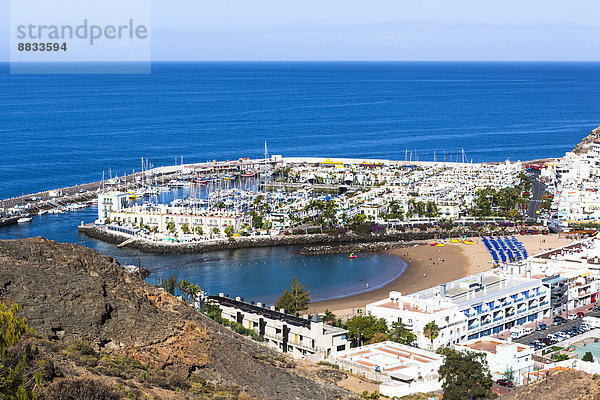 Spanien  Kanarische Inseln  Gran Canaria  Mogan  Blick auf Port de Mogan