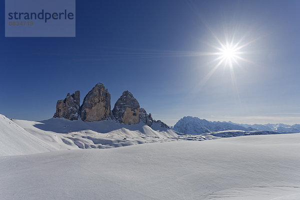 Italien  Südtirol  Sextner Dolomiten  Hochpustertal  Tre Crime di Lavaredo gegen die Sonne