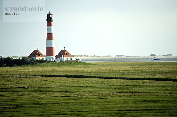 Deutschland  Schleswig-Holstein  Nordseeküste  Blick auf Westerheversand Leuchtturm