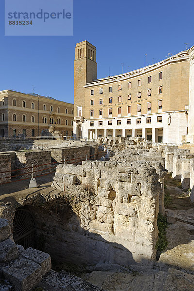 Italien  Apulien  Lecce  Piazza Sant'Oronzo mit römischem Amphitheater