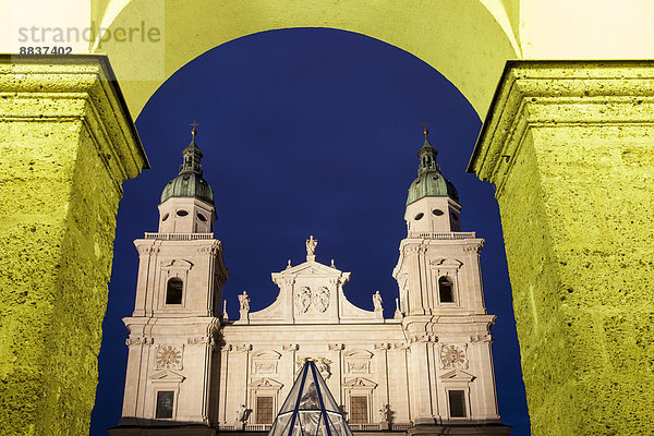 Österreich  Salzburg  Blick auf den Salzburger Dom