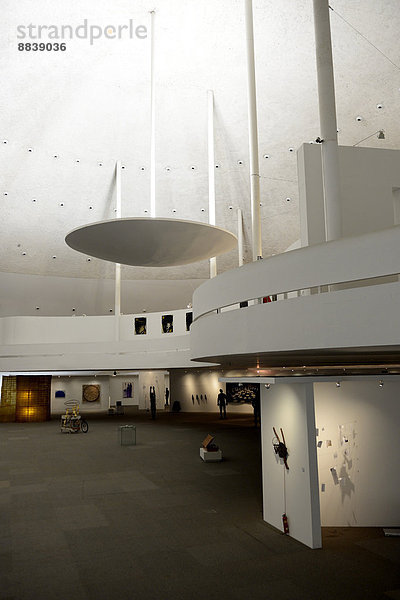 Innenraum des Nationalmuseums Museu Nacional Honestino Guimaraes  Architekt Oscar Niemeyer  Brasilia  Bundesdistrikt  Distrito Federal do Brasil  Brasilien