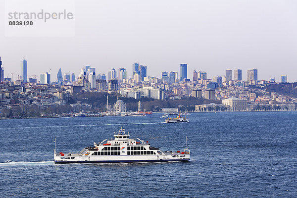 Auto Palast Schloß Schlösser Fähre Bosporus Istanbul Türkei