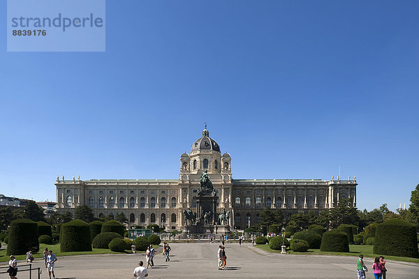 Naturhistorisches Museum  davor das Denkmal Maria Theresia  Maria-Theresia-Platz  Wien  Land Wien  Österreich
